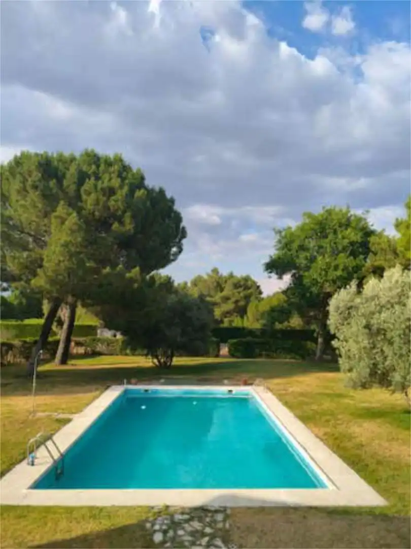 Casa adosada en venda a La Pedraja de Portillo Jardí de Casa adosada en venda en La Pedraja de Portillo amb Terrassa i Piscina