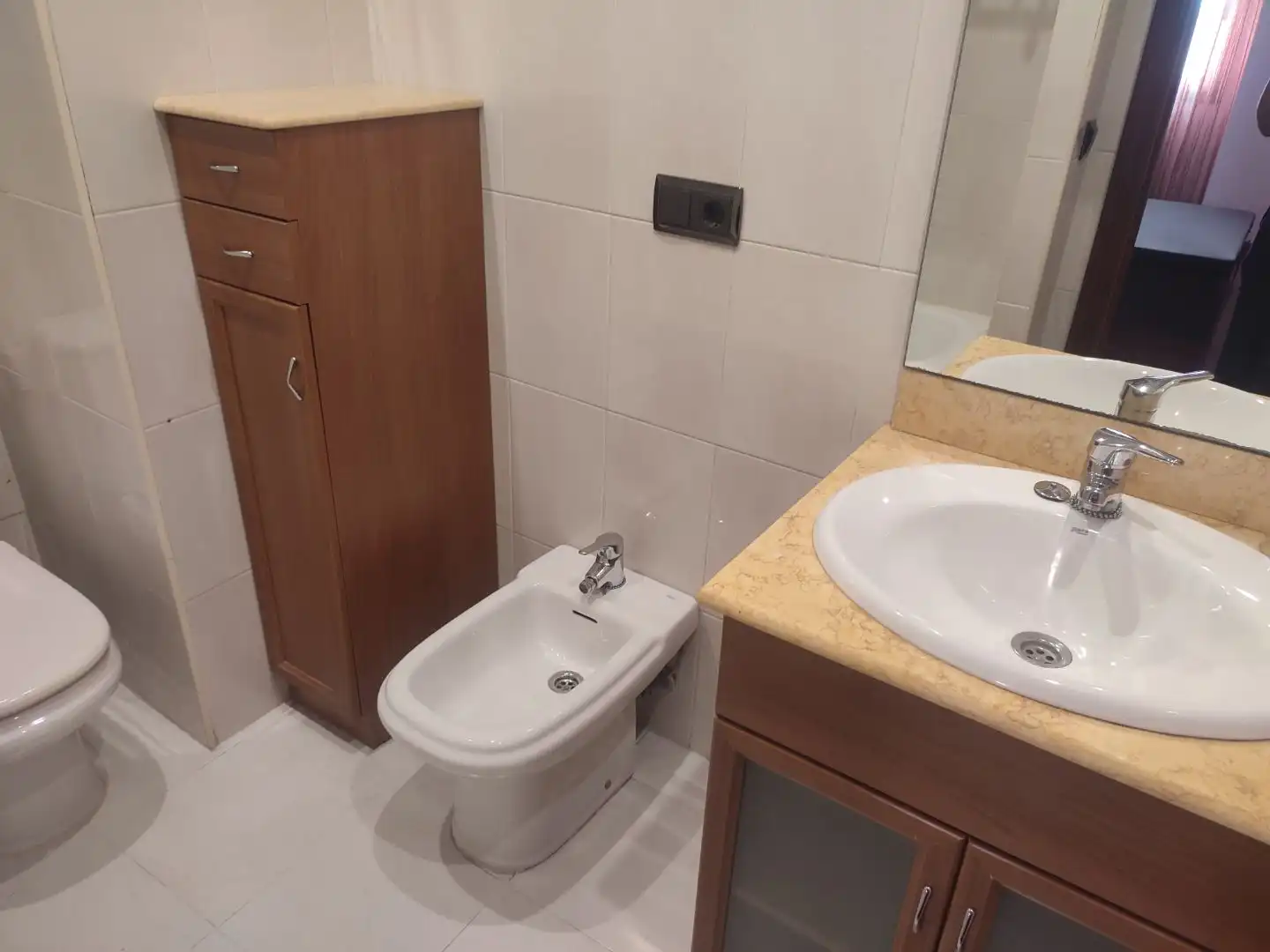 Flat for rent in Avenida de Ramón Nieto, 164, Lavadores Bathroom of Flat for rent in Vigo with Air Conditioner, Heating and Parquet flooring