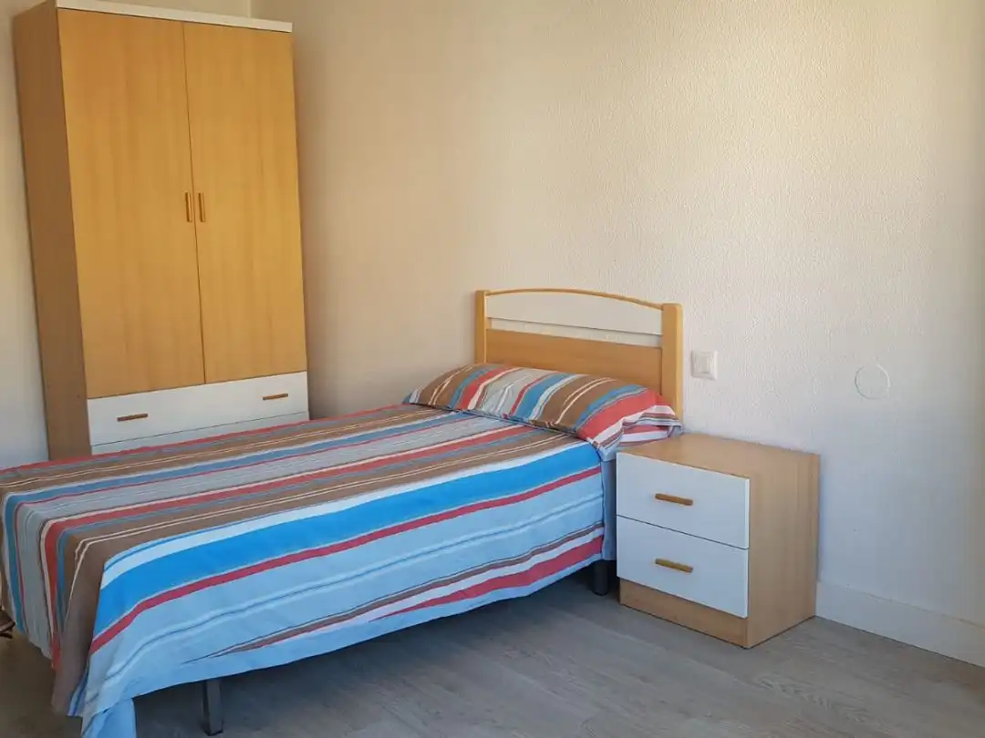 Pis de lloguer a Calle de la Gloria, 18, San Juan Dormitori de Pis de lloguer en Murcia amb Parquet, Moblat i Balcó