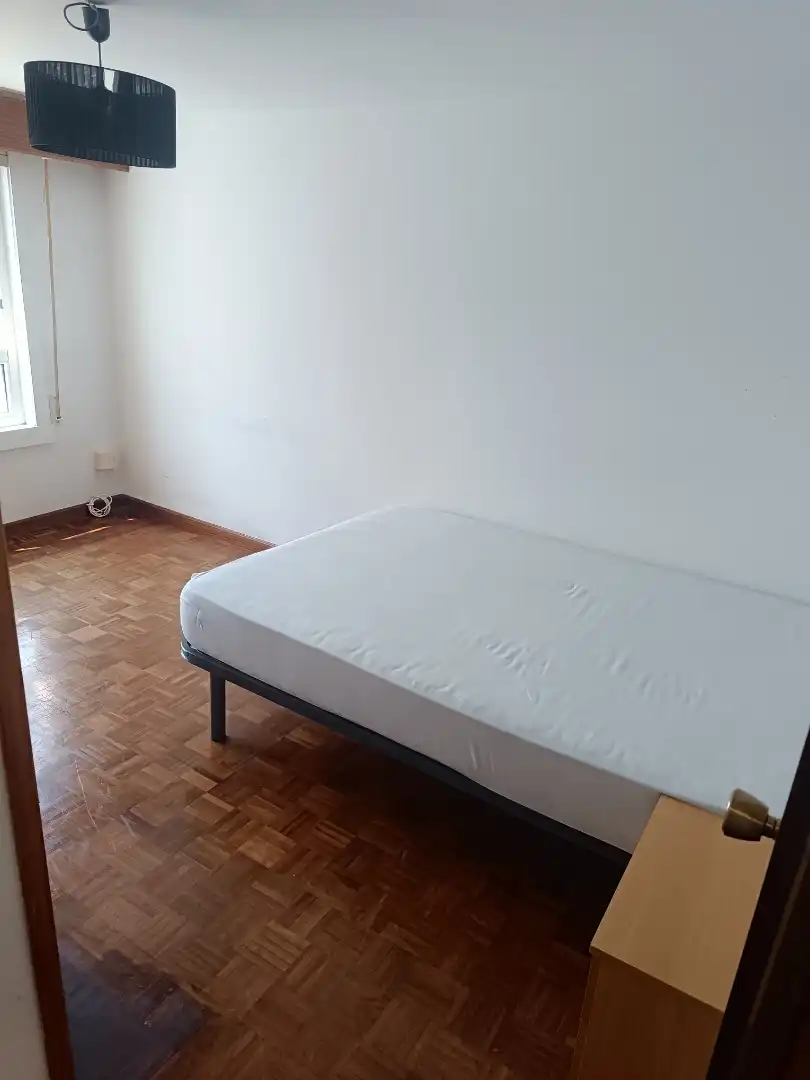Flat for rent in Rúa Falperra, 7, Falperra - Santa Lucía Bedroom of Flat for rent in A Coruña Capital with Furnished, Washing machine and Microwave