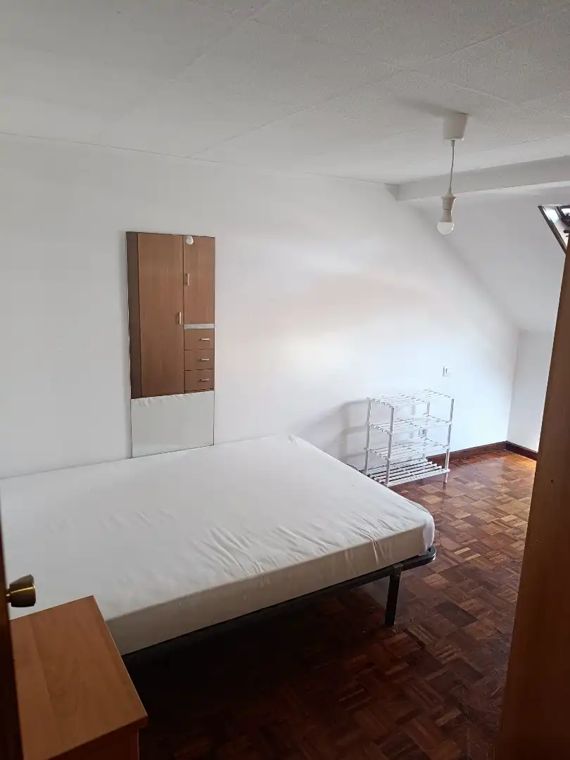 Flat for rent in Rúa Falperra, 7, Falperra - Santa Lucía Bedroom of Flat for rent in A Coruña Capital with Furnished, Washing machine and Microwave