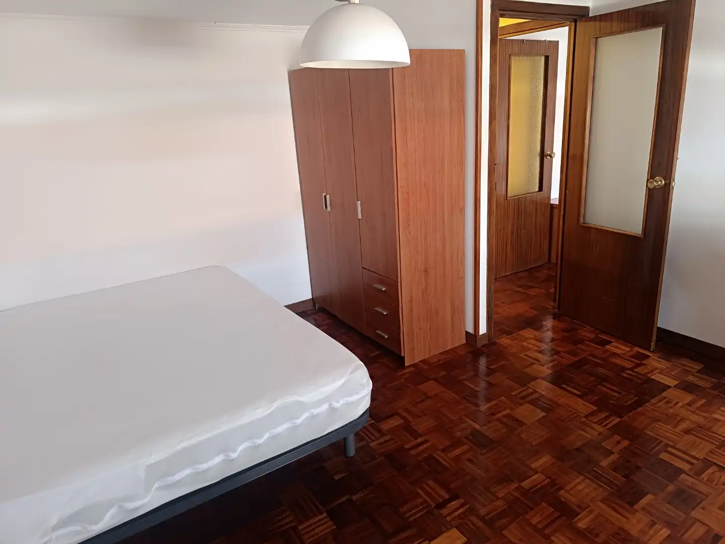 Flat for rent in Rúa Falperra, 7, Falperra - Santa Lucía Bedroom of Flat for rent in A Coruña Capital with Furnished, Washing machine and Microwave