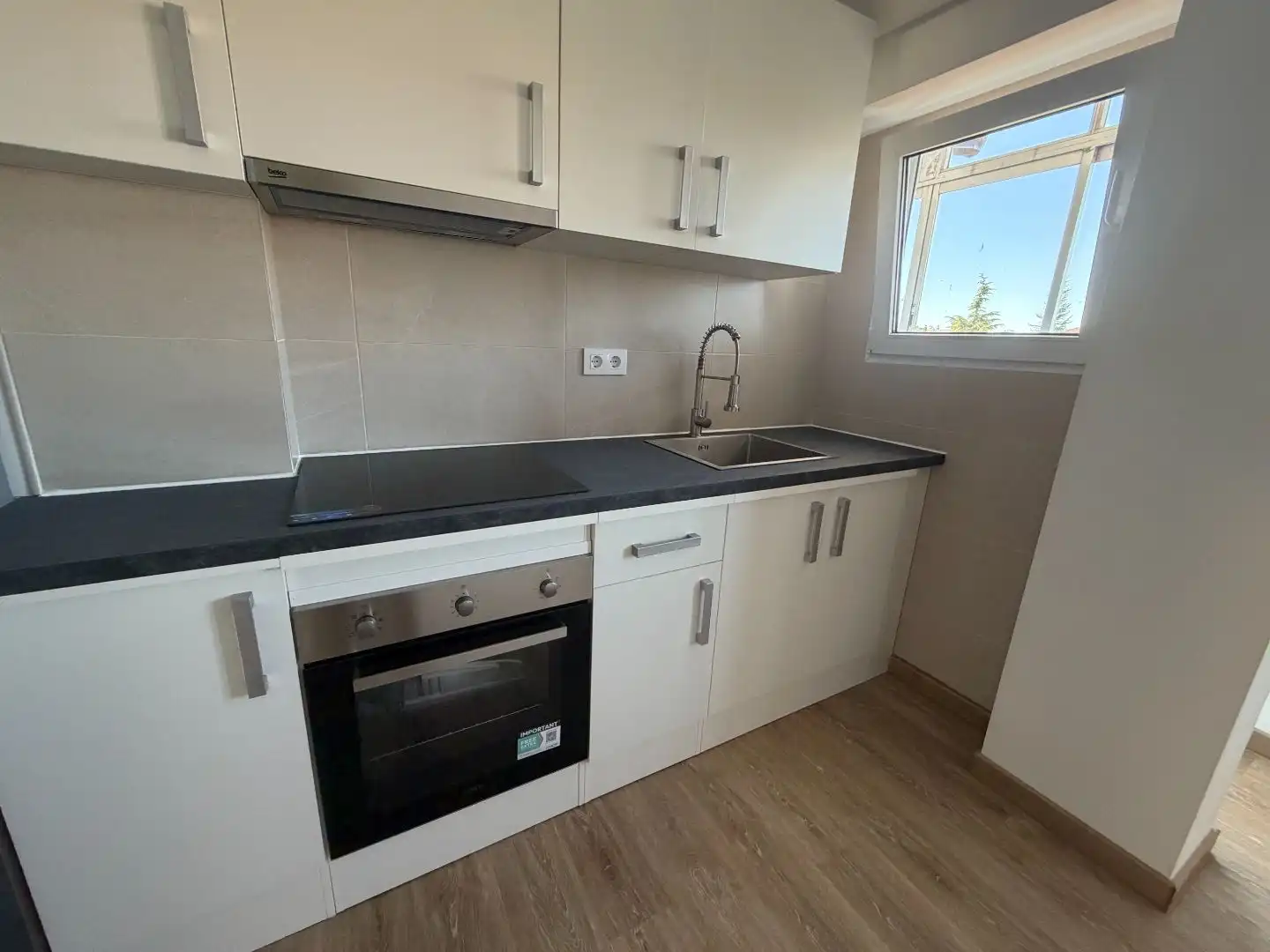 Flat for rent in Calle Bienvenido Calvo, 4, Calaverón - Pajaritos Kitchen of Flat for rent in Soria Capital with Heating, Terrace and Balcony