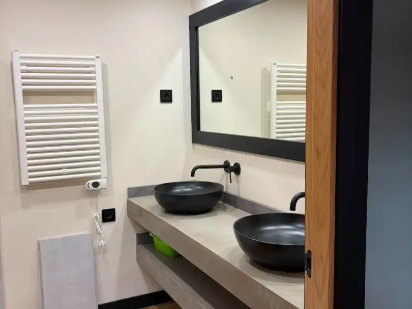 Loft zur Miete in Calle Aeronave, 8, Timón Badezimmer von Loft zur Miete in Madrid mit Klimaanlage, Heizung und Parkett