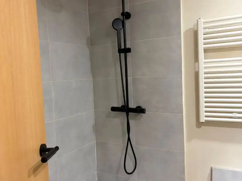 Loft zur Miete in Calle Aeronave, 8, Timón Badezimmer von Loft zur Miete in Madrid mit Klimaanlage, Heizung und Parkett