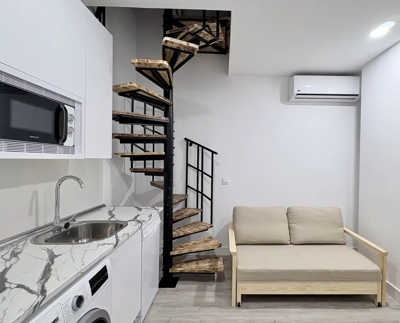 Loft en venda a Avenida del Puente Cultural, 3, San Sebastián de los Reyes Terrassa de Loft en venda en San Sebastián de los Reyes amb Aire condicionat