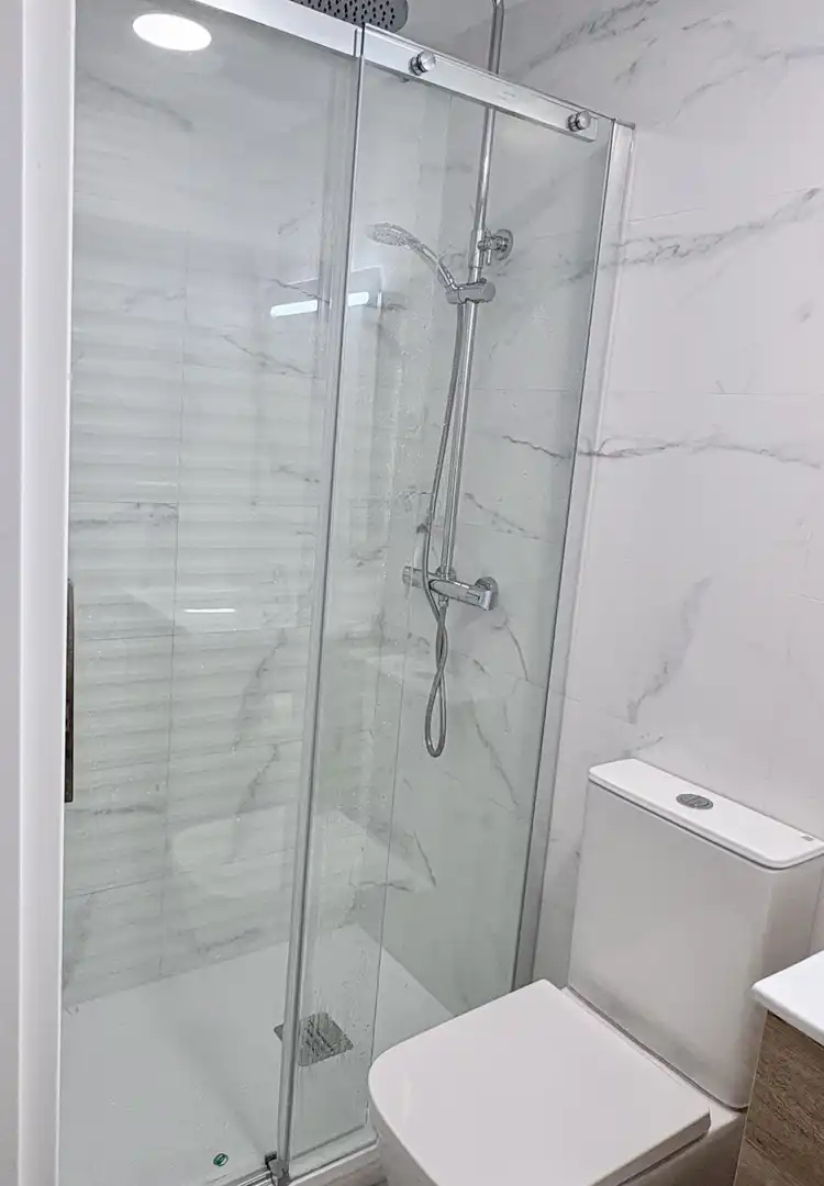 Loft en venda a Avenida del Puente Cultural, 3, San Sebastián de los Reyes Bany de Loft en venda en San Sebastián de los Reyes amb Aire condicionat