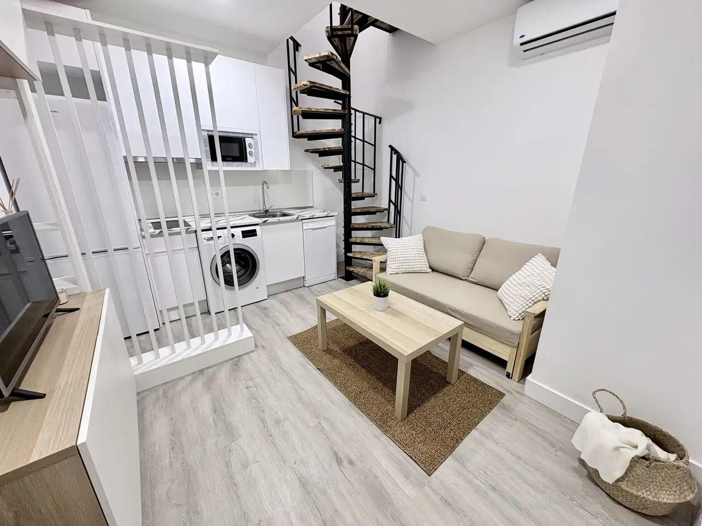 Estudio en venta en Avenida del Puente Cultural, 3, Dehesa Vieja - Puente Cultural Sala de estar de Estudio en venta en San Sebastián de los Reyes con Aire acondicionado