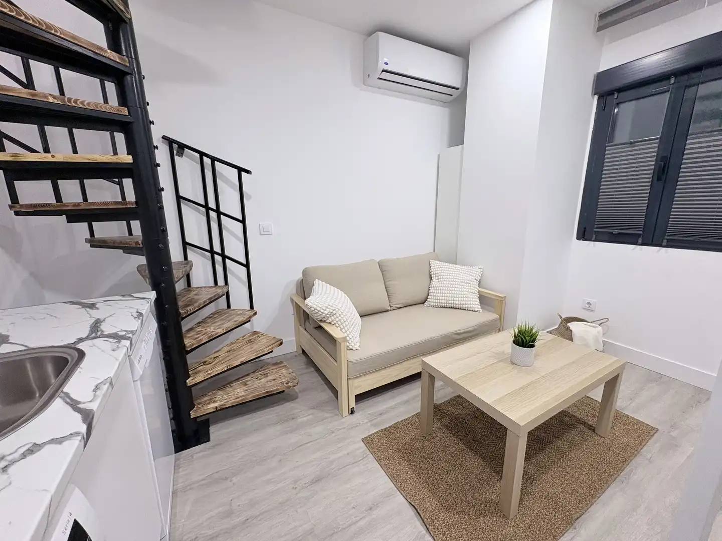 Estudio en venta en Avenida del Puente Cultural, 3, Dehesa Vieja - Puente Cultural Sala de estar de Estudio en venta en San Sebastián de los Reyes con Aire acondicionado