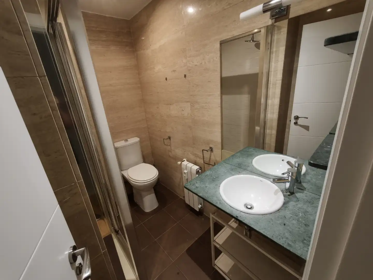 Bathroom of Flat for rent in  Madrid Capital  with Air Conditioner and Terrace