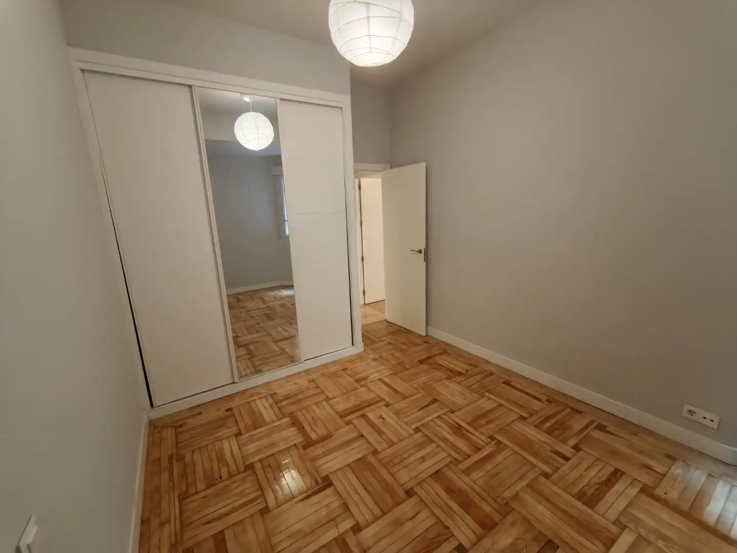 Bedroom of Flat for rent in  Madrid Capital  with Air Conditioner and Terrace