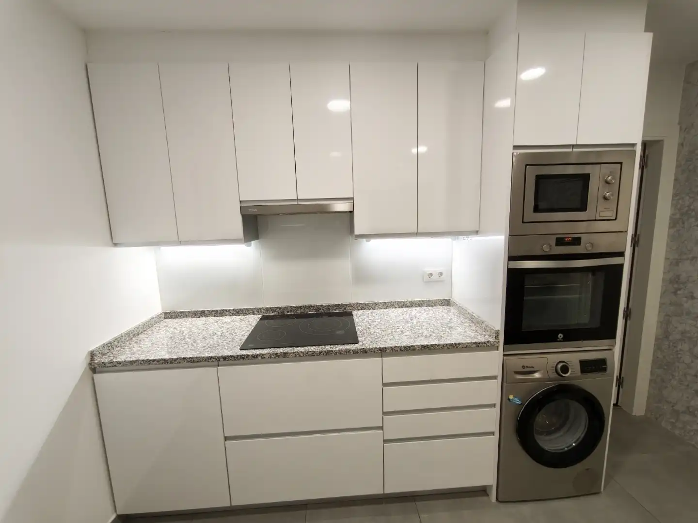 Kitchen of Flat for rent in  Madrid Capital  with Air Conditioner and Terrace