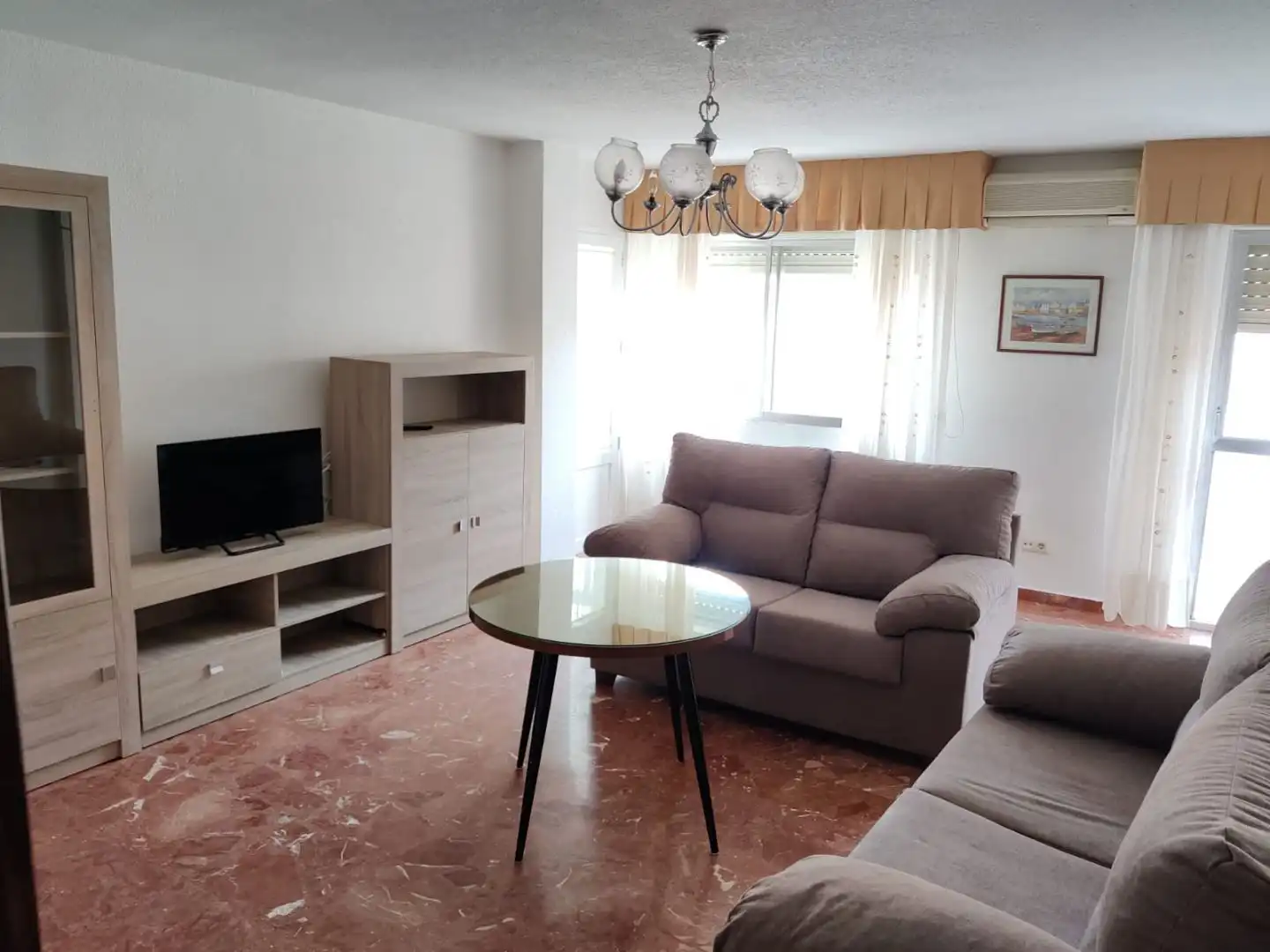 Habitació a Avenida de Andalucía, 43, Hospital Sala d'estar de Pis per a compartir en Jaén amb Aire condicionat, Calefacció i Terrassa