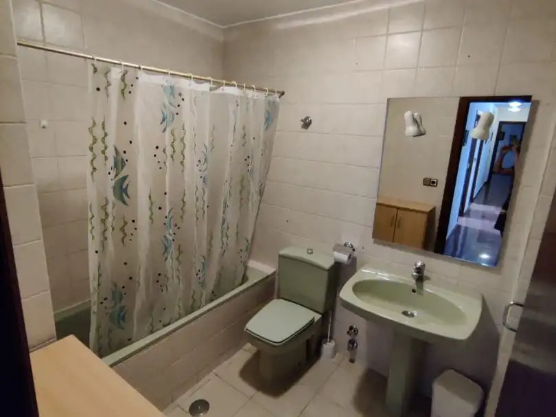 Habitació a Avenida de Andalucía, 43, Hospital Bany de Pis per a compartir en Jaén amb Aire condicionat, Calefacció i Terrassa