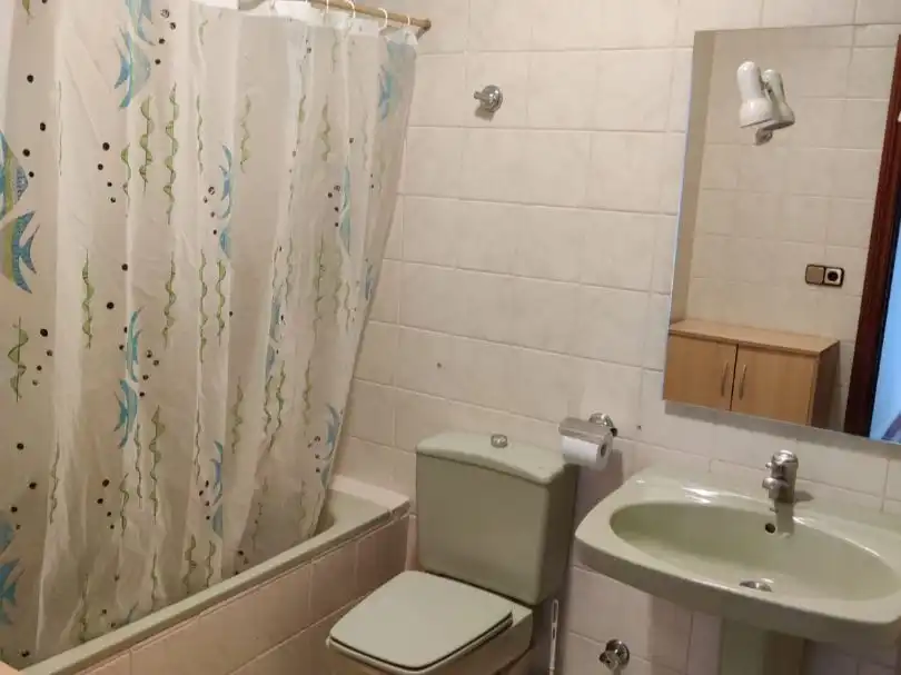 Habitació a Avenida de Andalucía, 43, Hospital Bany de Pis per a compartir en Jaén amb Aire condicionat, Calefacció i Terrassa