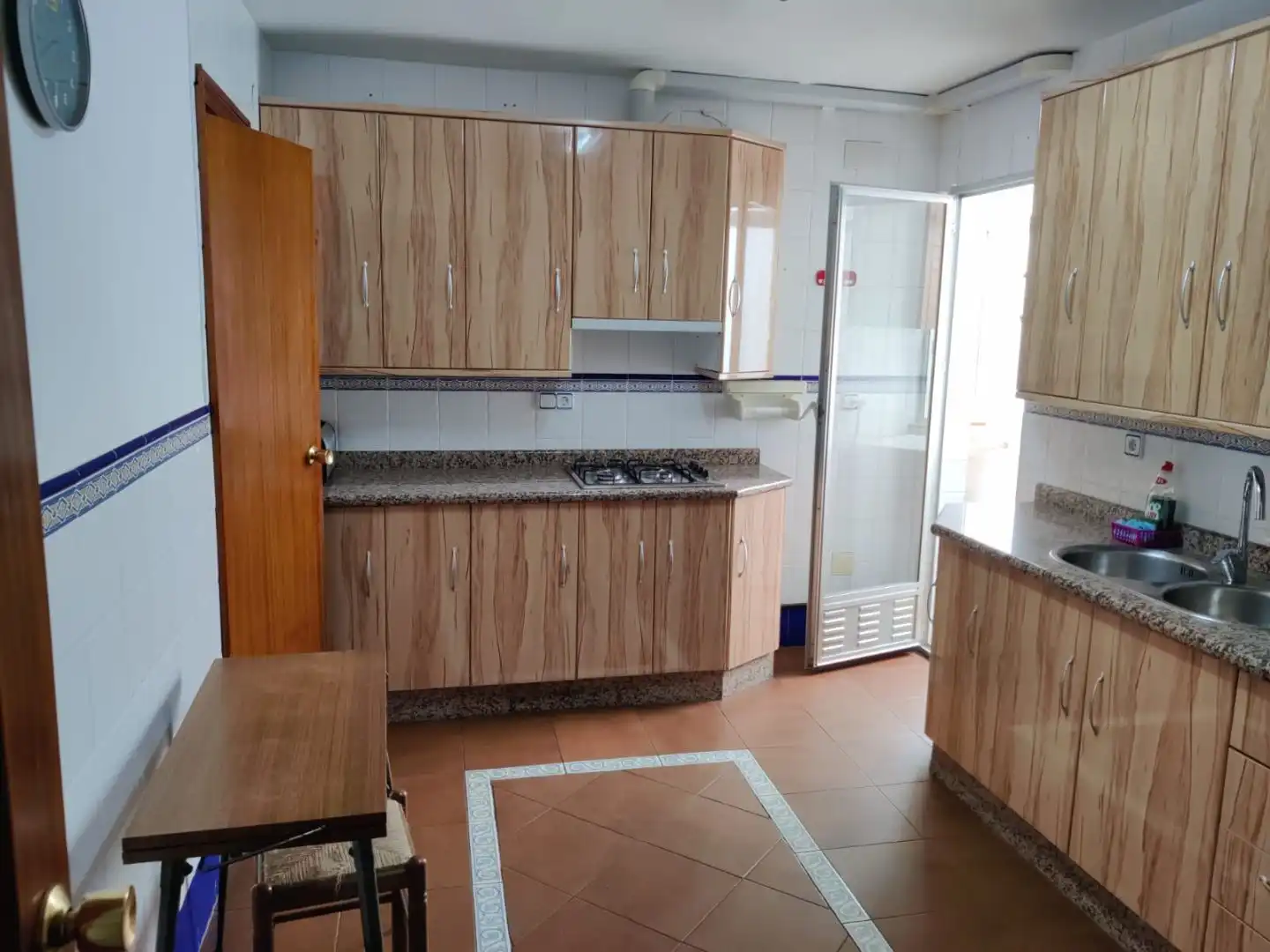Habitació a Avenida de Andalucía, 43, Hospital Cuina de Pis per a compartir en Jaén amb Aire condicionat, Calefacció i Terrassa