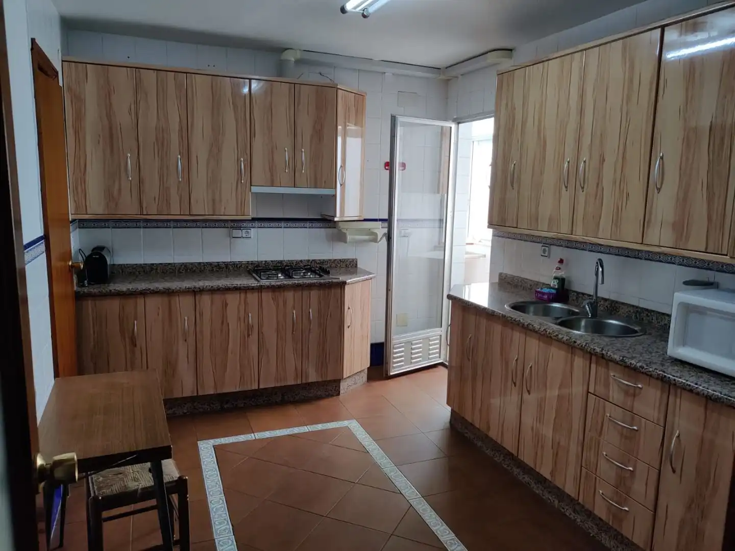 Habitació a Avenida de Andalucía, 43, Hospital Cuina de Pis per a compartir en Jaén amb Aire condicionat, Calefacció i Terrassa