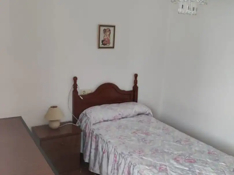 Habitació a Avenida de Andalucía, 43, Hospital Dormitori de Pis per a compartir en Jaén amb Aire condicionat, Calefacció i Terrassa