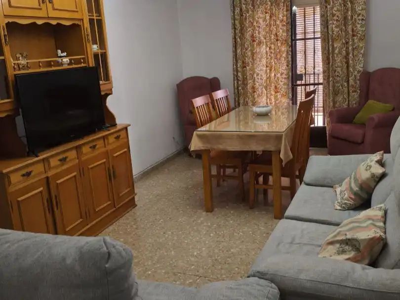 Flat for rent in Calle El Cisne, 6, Sta. Marina - San Andrés - San Pablo - San Lorenzo Dining room of Flat for rent in Córdoba with Air Conditioner and Furnished