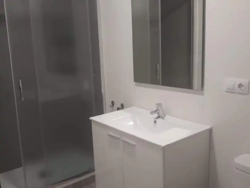 Flat for rent in Avinguda del Comte de Torrefiel, 20, El Llombo Bathroom of Flat for rent in Ontinyent with Terrace, Furnished and Balcony