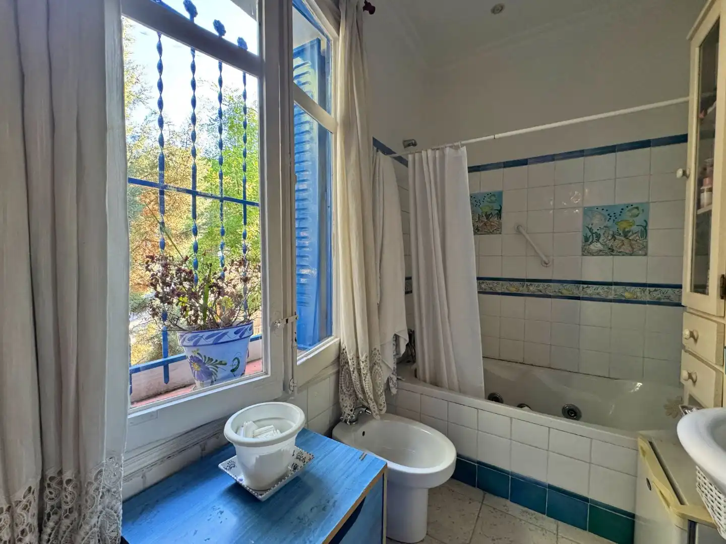 Houses for sale in Calle del Marqués de Vallejo, 13, Madrid Capital Bathroom of Houses for sale in Madrid Capital with Air Conditioner
