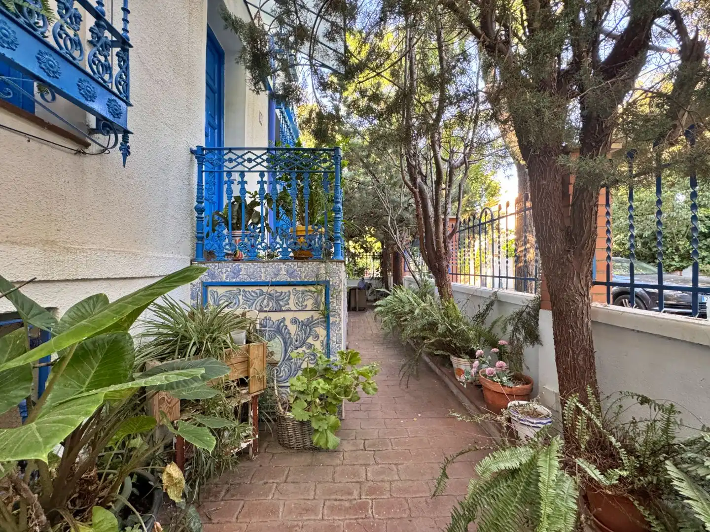 Houses for sale in Calle del Marqués de Vallejo, 13, Madrid Capital Balcony of Houses for sale in Madrid Capital with Air Conditioner