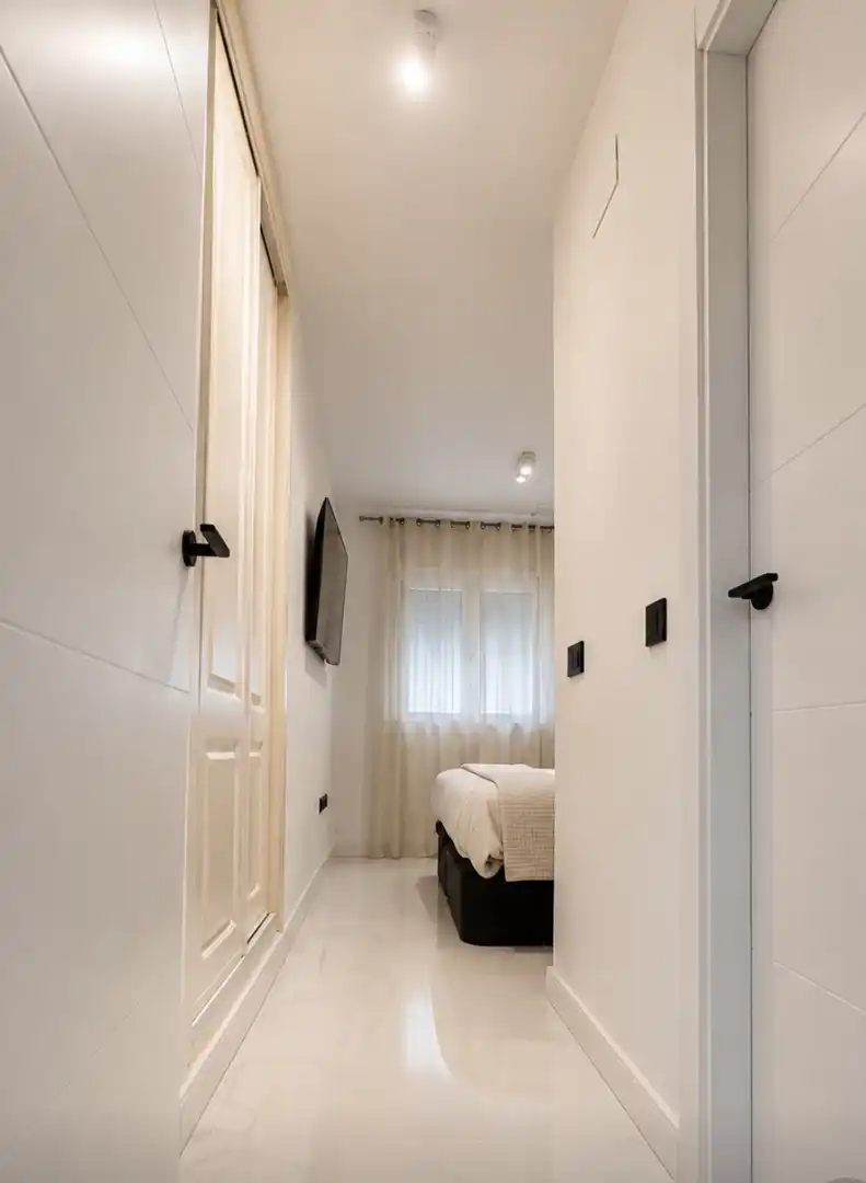 Wohnung zum Verkauf in Urbanizacion UR1, 66, Centro Schlafzimmer von Wohnung zum Verkauf in Alhaurín El Grande mit Klimaanlage, Privatgarten und Schwimmbad