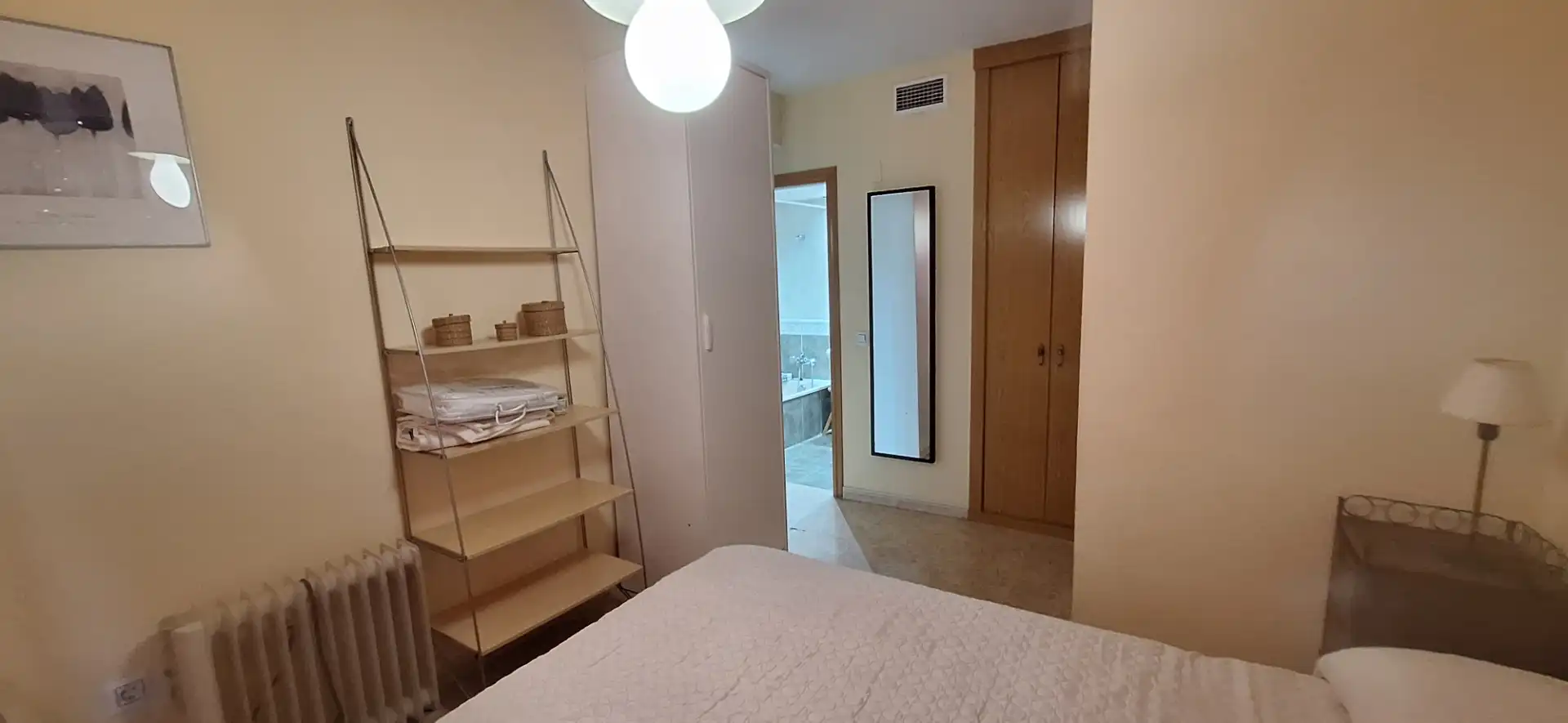 Piso de alquiler en Paseo Condes de Barcelona, 12, Maria Auxiliadora - Barriada de Llera Habitación de Piso de alquiler en Badajoz con Aire acondicionado, Calefacción y Terraza