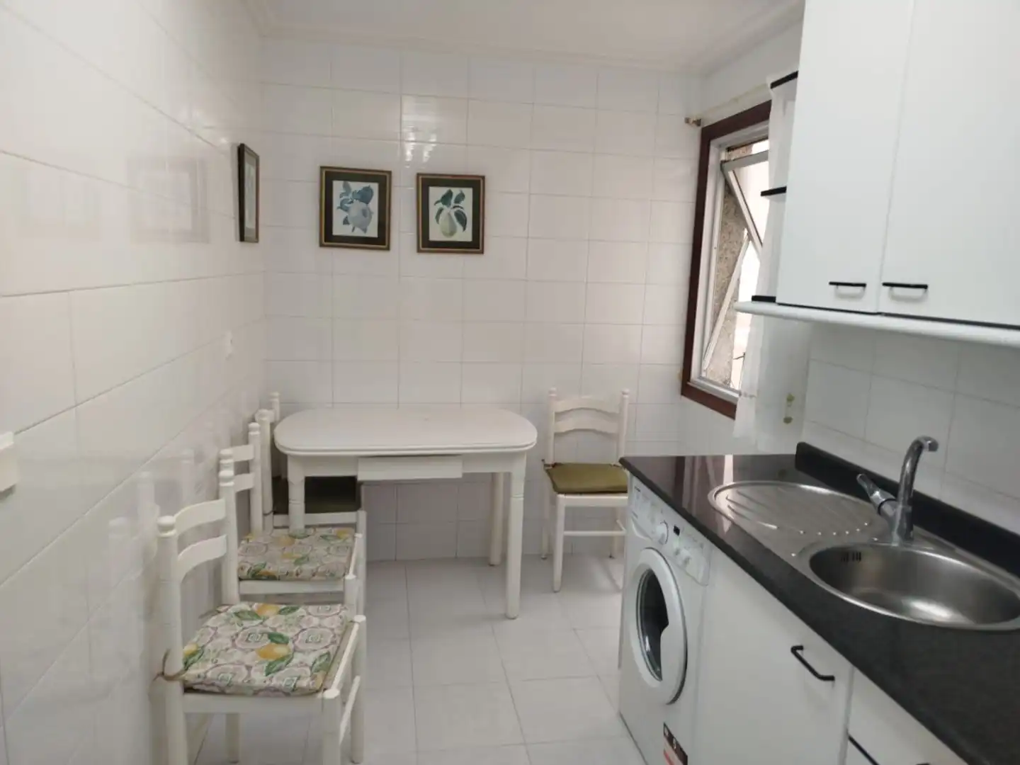 Flat for rent in Rúa Alcalde Jaime Hervada, 17, Agra del Orzán - Ventorrillo Kitchen of Flat for rent in A Coruña Capital with Parquet flooring, Furnished and Video intercom