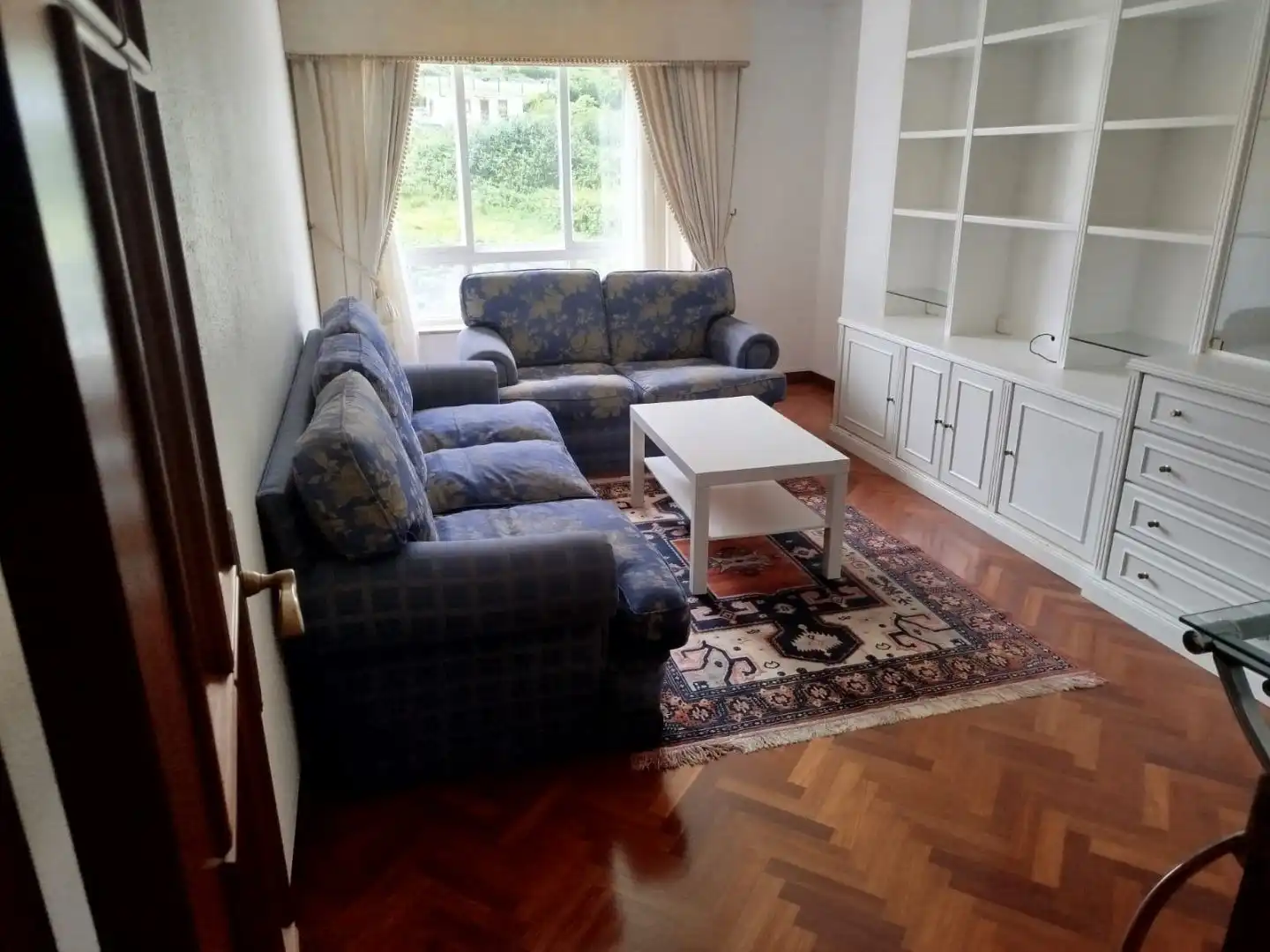 Flat for rent in Rúa Alcalde Jaime Hervada, 17, Agra del Orzán - Ventorrillo Living room of Flat for rent in A Coruña Capital with Parquet flooring, Furnished and Video intercom
