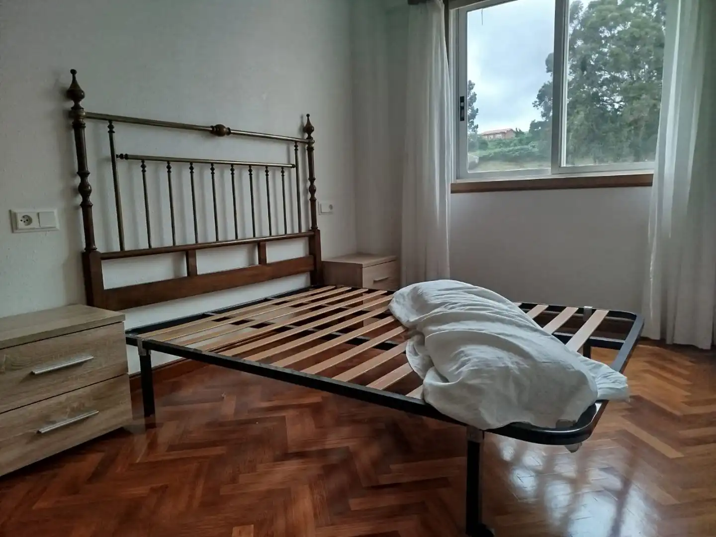 Flat for rent in Rúa Alcalde Jaime Hervada, 17, Agra del Orzán - Ventorrillo Bedroom of Flat for rent in A Coruña Capital with Parquet flooring, Furnished and Video intercom