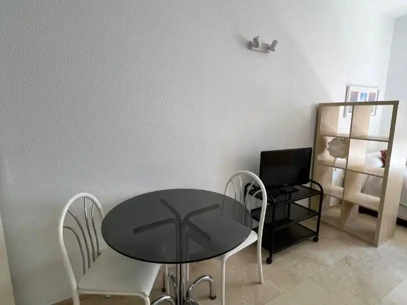 Flat for rent in Avenida de Kansas City, 7, La Calzada - La Florida