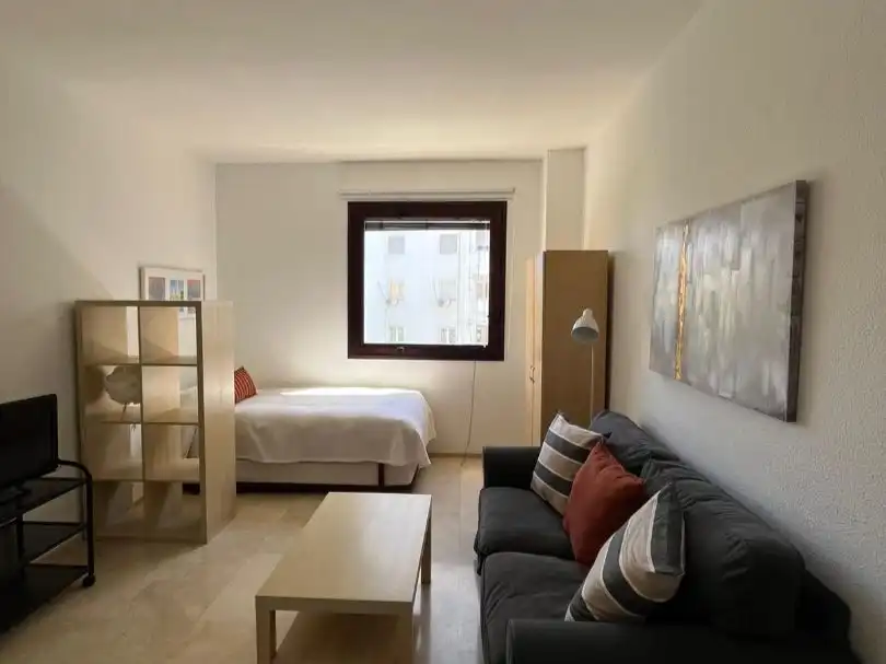Flat for rent in Avenida de Kansas City, 7, La Calzada - La Florida