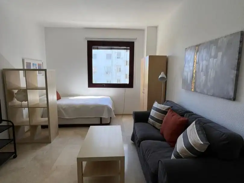 Flat for rent in Avenida de Kansas City, 7, La Calzada - La Florida