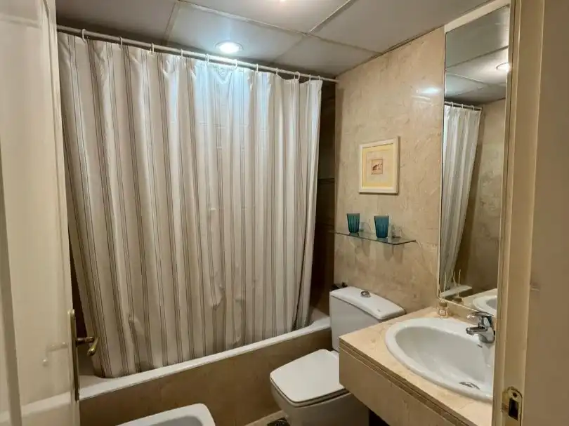 Flat for rent in Avenida de Kansas City, 7, La Calzada - La Florida
