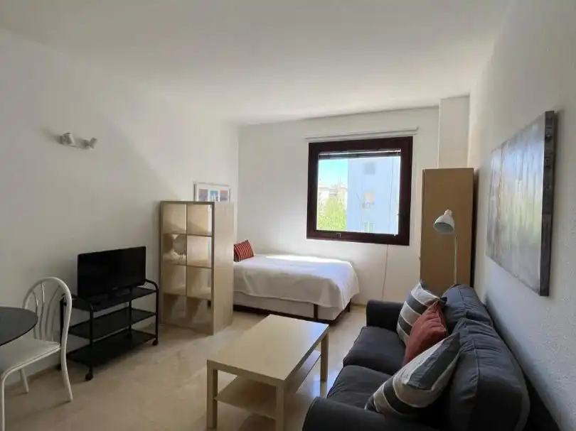 Flat for rent in Avenida de Kansas City, 7, La Calzada - La Florida