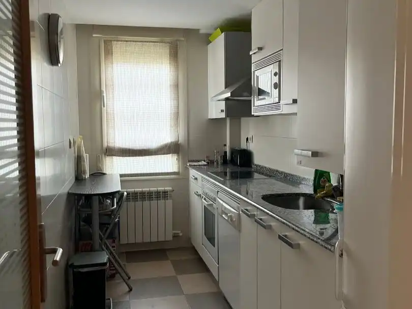 Piso de alquiler en Calle Marqués de Larios, 46, Cascajos - Piqueras Cocina de Piso de alquiler en Logroño con Aire acondicionado, Calefacción y Piscina
