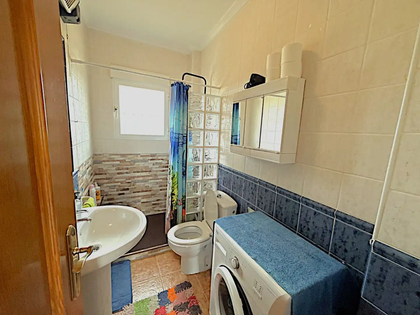 Casa adosada en venta en Calle Torre, 9, Zeniamar - Horizonte - La Campana Baño de Casa adosada en venta en Orihuela con Aire acondicionado, Jardín privado y Terraza