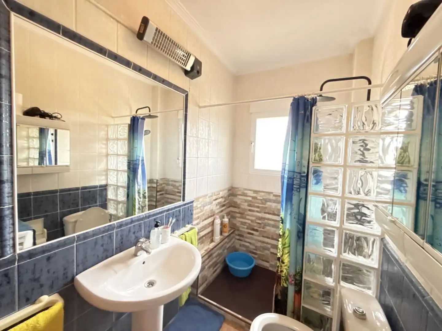 Casa adosada en venta en Calle Torre, 9, Zeniamar - Horizonte - La Campana Baño de Casa adosada en venta en Orihuela con Aire acondicionado, Jardín privado y Terraza