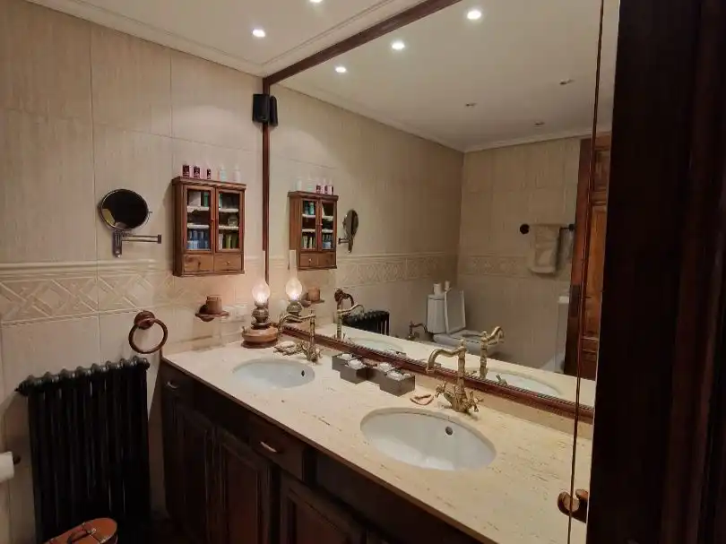 Flat for rent in Calle Ramiro Valbuena, 6, Centro Ciudad Bathroom of Flat for rent in León Capital with Air Conditioner, Heating and Parquet flooring