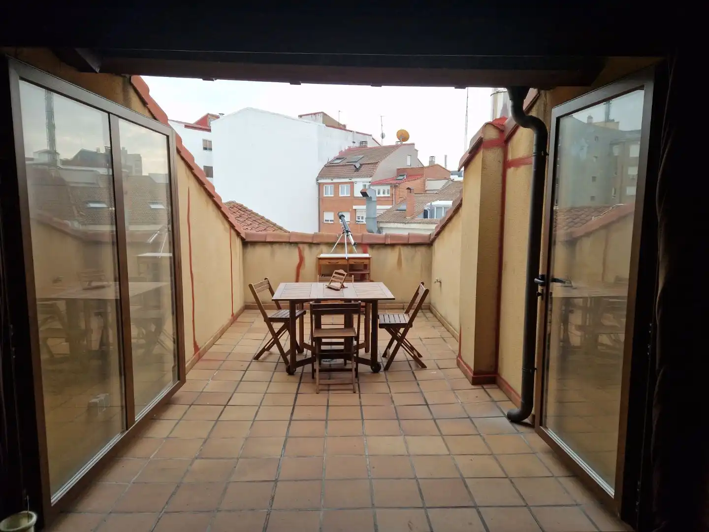 Flat for rent in Calle Ramiro Valbuena, 6, Centro Ciudad Terrace of Flat for rent in León Capital with Air Conditioner, Heating and Parquet flooring