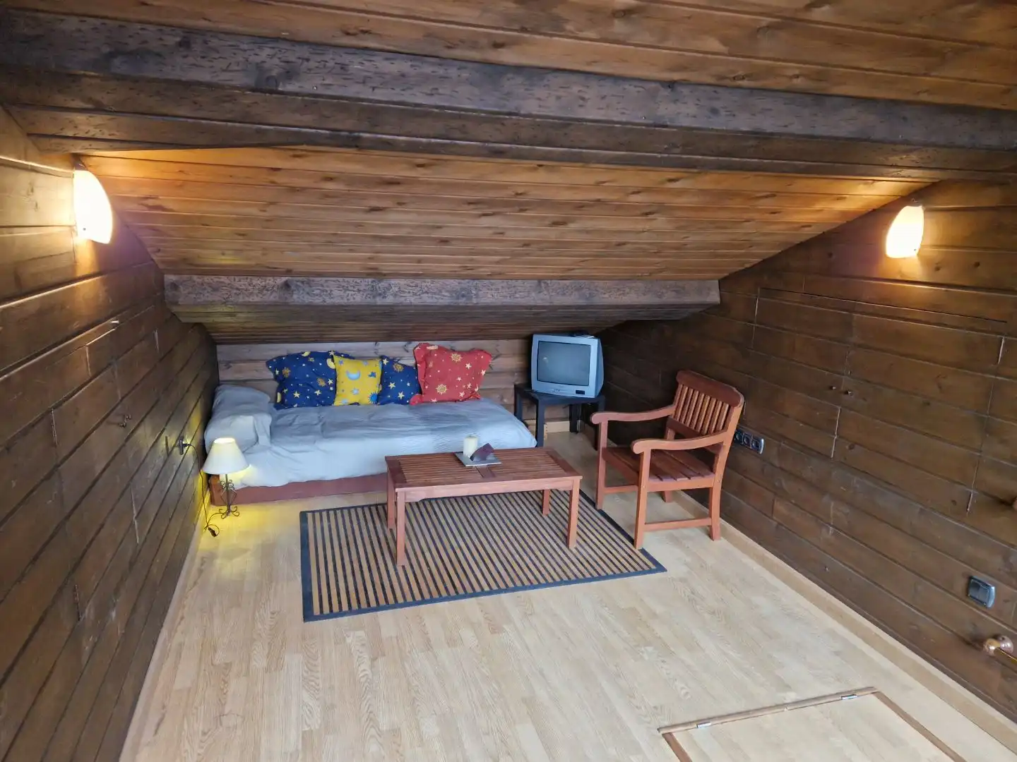Flat for rent in Calle Ramiro Valbuena, 6, Centro Ciudad Living room of Flat for rent in León Capital with Air Conditioner, Heating and Parquet flooring