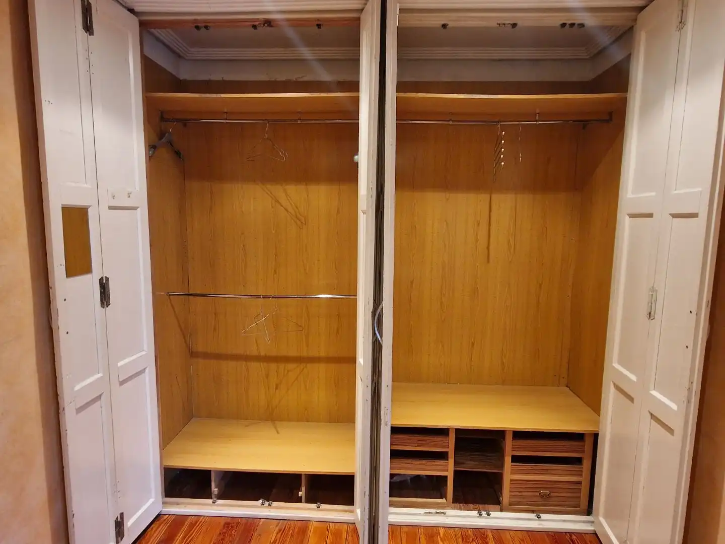 Flat for rent in Calle Ramiro Valbuena, 6, Centro Ciudad Bedroom of Flat for rent in León Capital with Air Conditioner, Heating and Parquet flooring