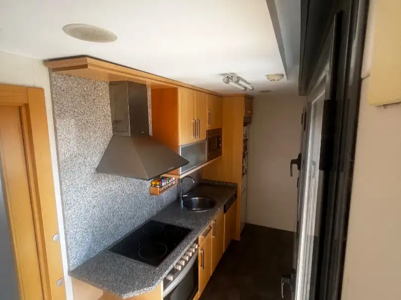 Kitchen of Flat for rent in  Zaragoza Capital  with Air Conditioner, Terrace and Balcony