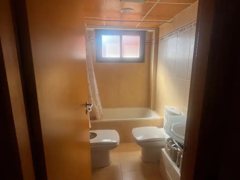Bathroom of Flat for rent in  Zaragoza Capital  with Air Conditioner, Terrace and Balcony