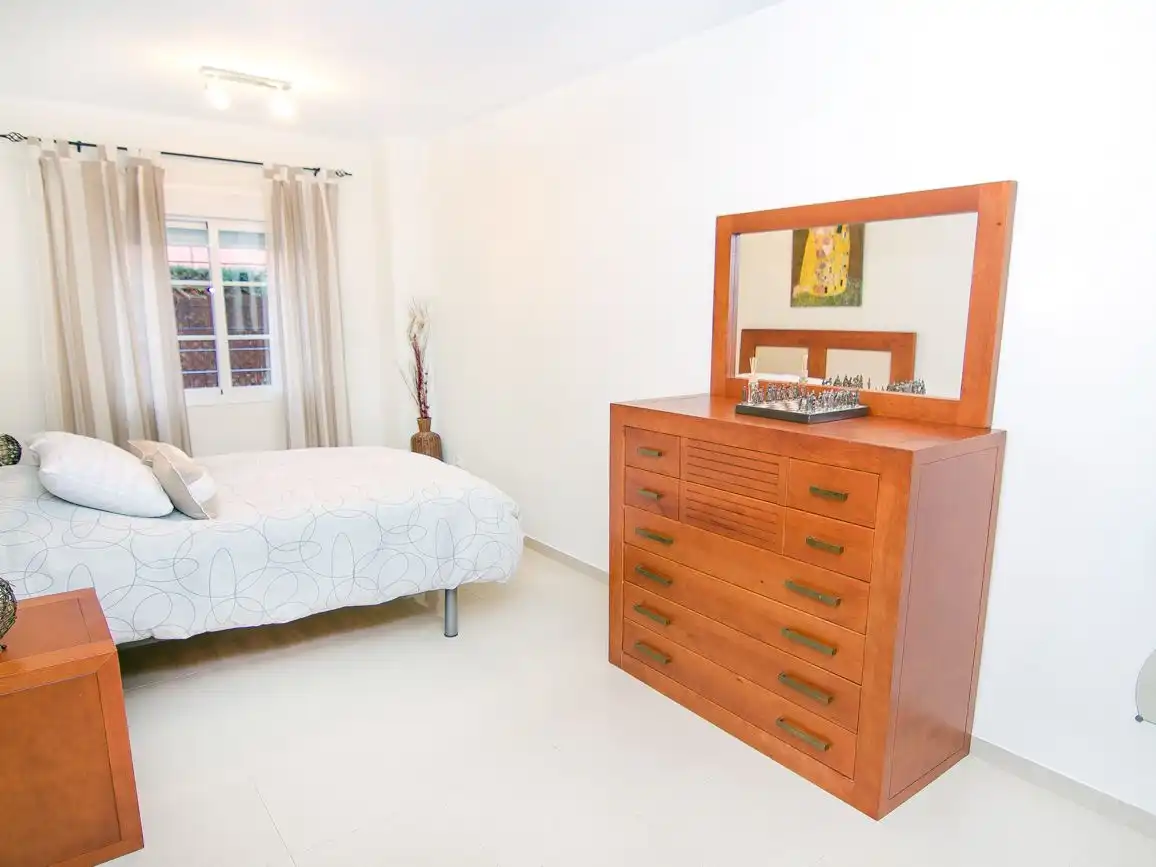 Flat for rent in Avenida del Parque, 13, El Valle Bedroom of Flat for rent in Lucena with Air Conditioner, Heating and Private garden