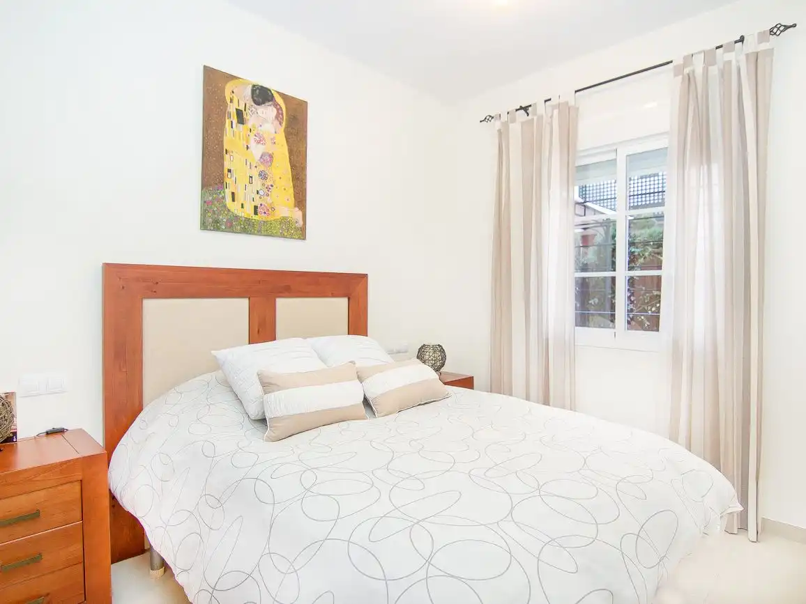 Flat for rent in Avenida del Parque, 13, El Valle Bedroom of Flat for rent in Lucena with Air Conditioner, Heating and Private garden