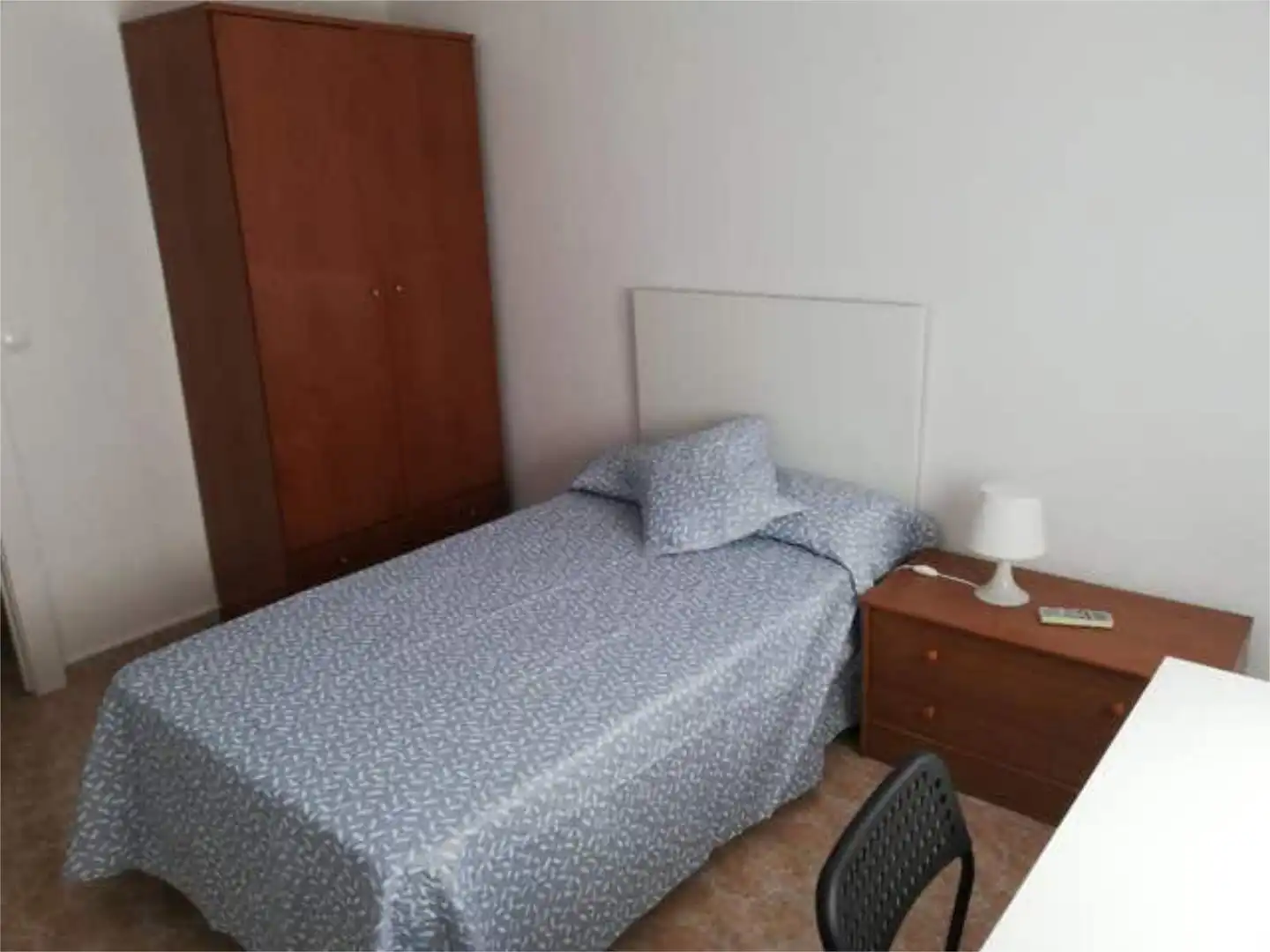 Bedroom of Flat for rent in Zaragoza  with Heating and Furnished