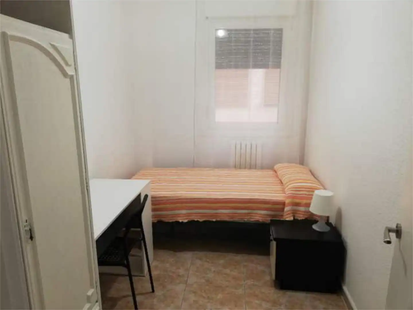 Bedroom of Flat for rent in Zaragoza  with Heating and Furnished