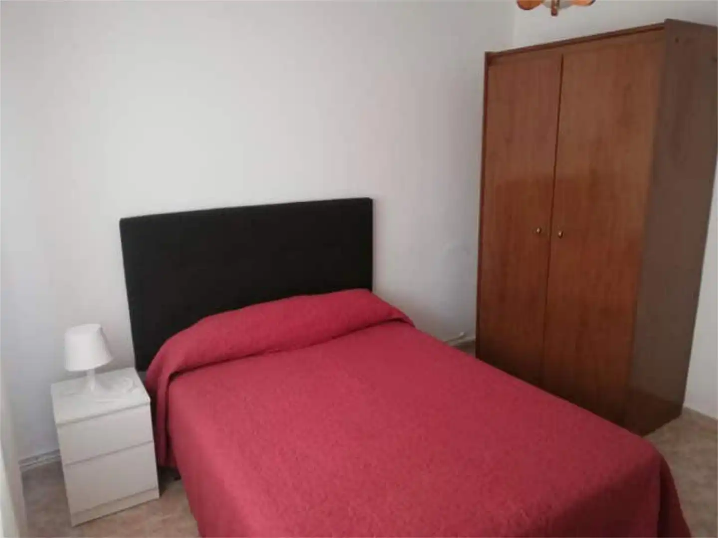 Bedroom of Flat for rent in Zaragoza  with Heating and Furnished